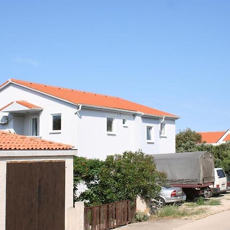 Apartments With A Parking Space Mandre, Pag - 6405 Колан Екстер'єр фото