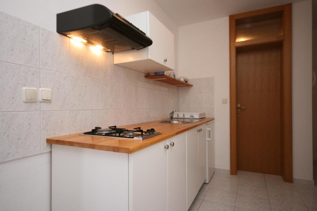 Apartments With A Parking Space Mandre, Pag - 6405 Колан Екстер'єр фото