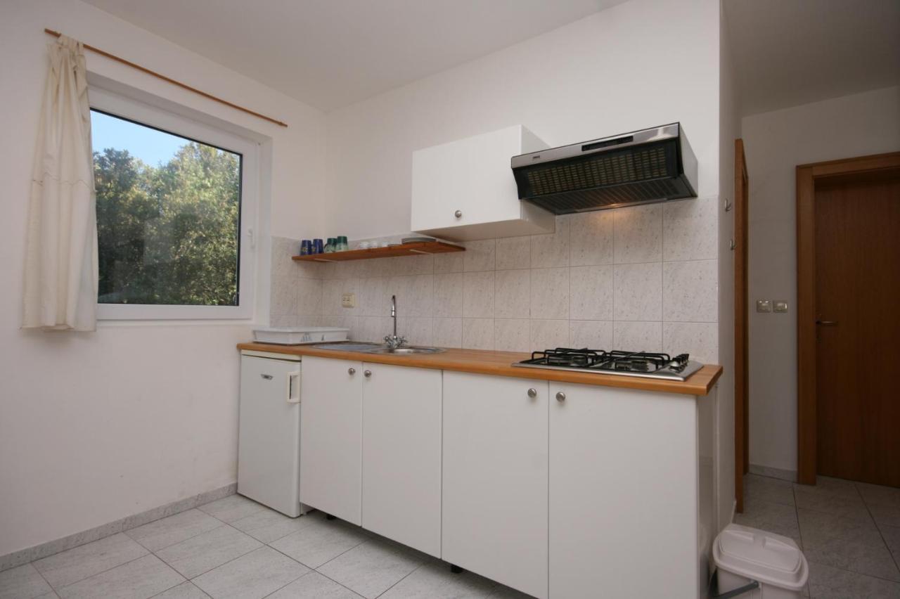 Apartments With A Parking Space Mandre, Pag - 6405 Колан Екстер'єр фото