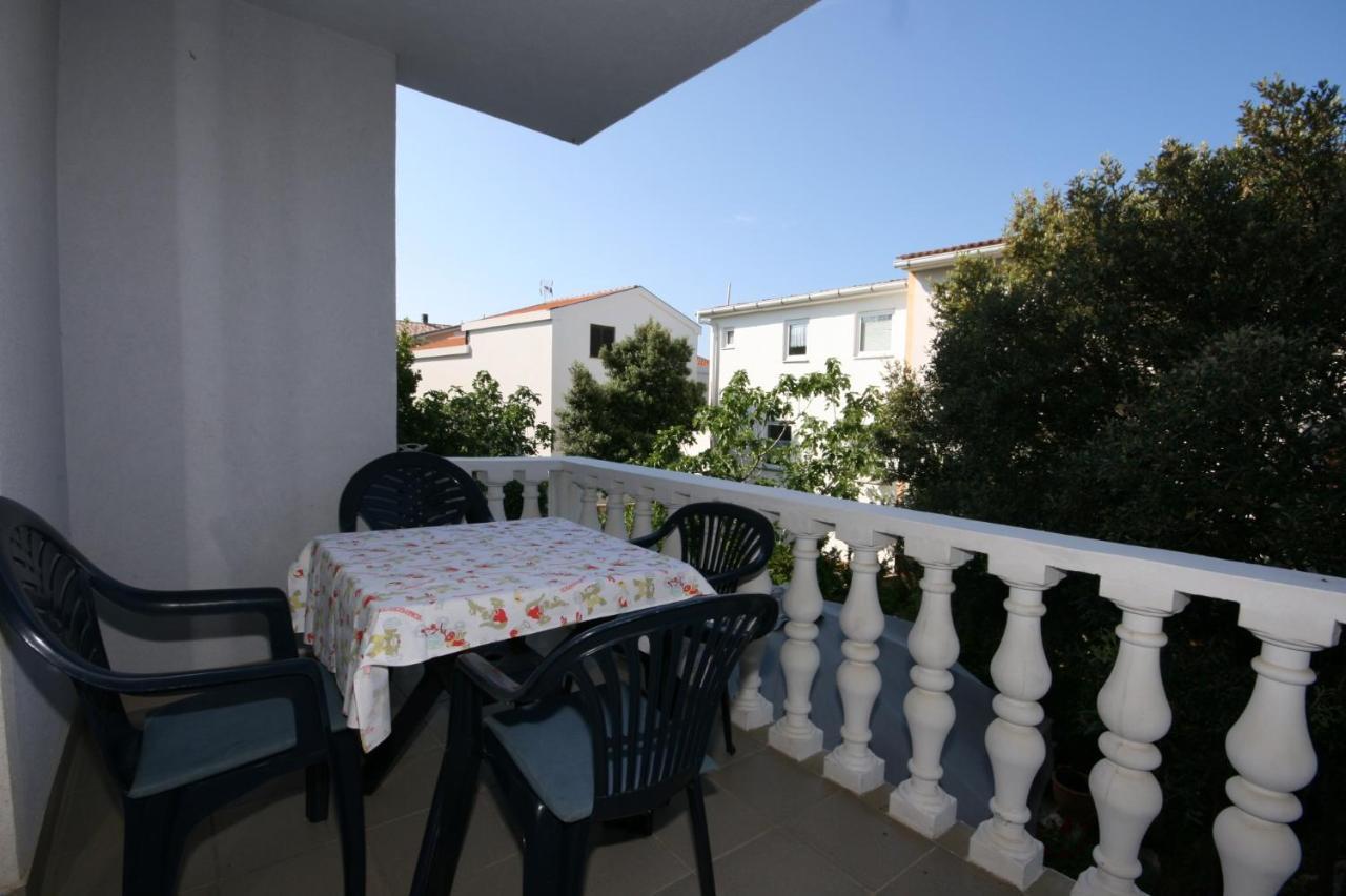 Apartments With A Parking Space Mandre, Pag - 6405 Колан Екстер'єр фото