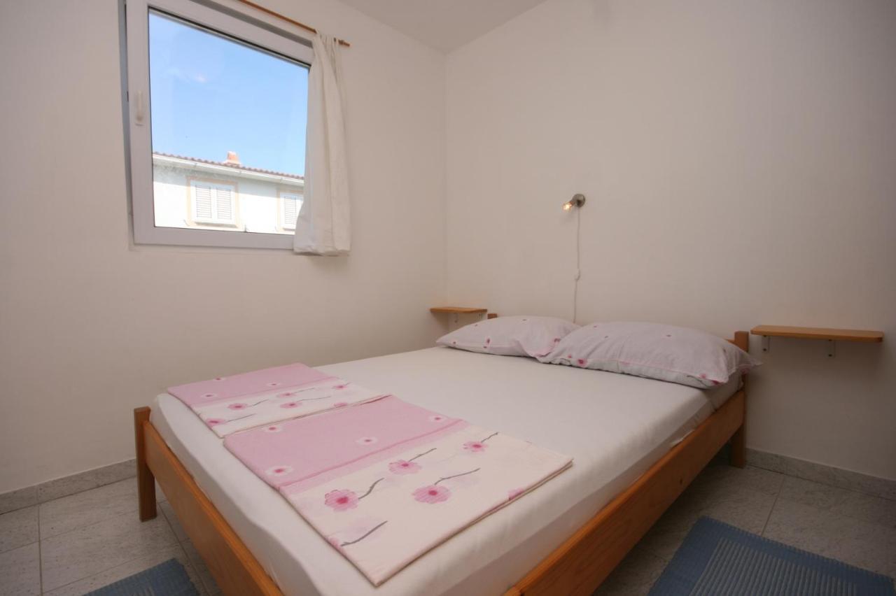 Apartments With A Parking Space Mandre, Pag - 6405 Колан Екстер'єр фото