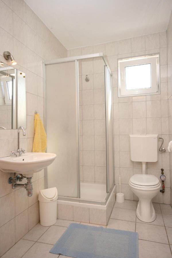 Apartments With A Parking Space Mandre, Pag - 6405 Колан Екстер'єр фото
